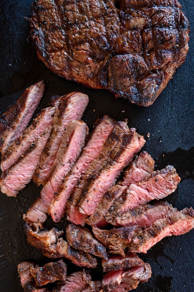 How to Cook Steak on Grill: Perfect Tips for Juicy Flavor